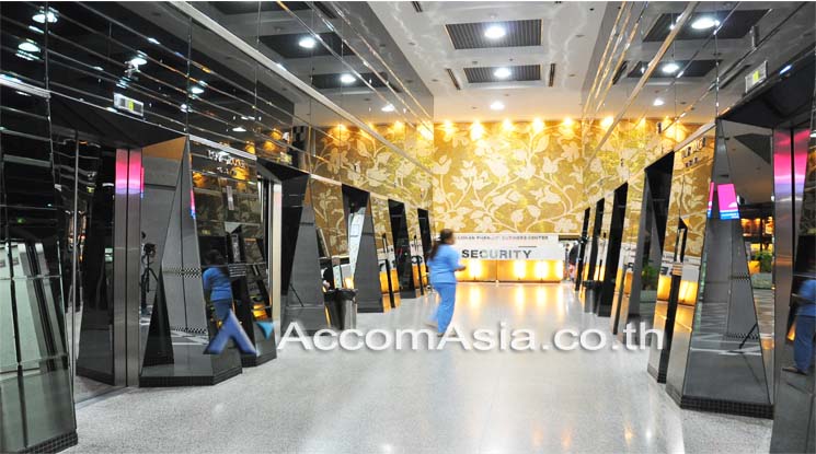 7  Office Space For Rent in Ratchadaphisek ,Bangkok MRT Rama 9 at Chamnan Phenjati Business Center AA12888